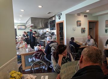 massachusetts/new-bedford/restaurant/table-8