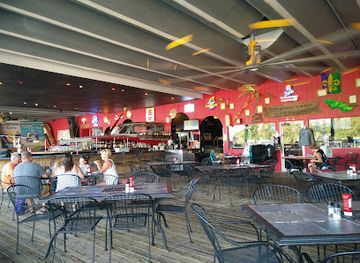 missouri/current-river/restaurant/jolly-rogers-grub-grog