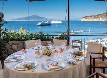 italy/sorrento/restaurant/foreigner-s-club