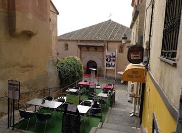 spain/segovia/restaurant/la-bodega-del-barbero