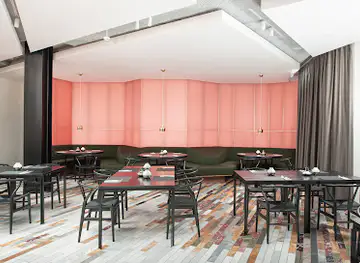 Median Restaurant
