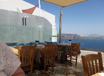 greece/santorini/oia/restaurant/petrosia