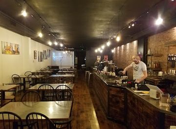 west-virginia/parkersburg/restaurant/the-cocktail-bar