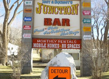 nevada/walker-lake/restaurant/iggy-squiggy-s-junction-bar-grill