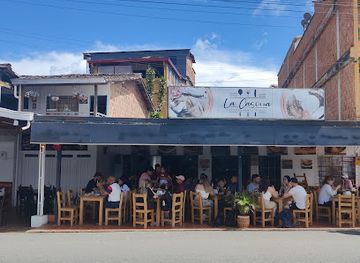 colombia/guatape/restaurant/la-casona