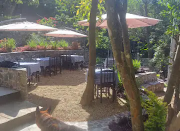 PATIO DEL PICNIC | Biergarten | Minigolf