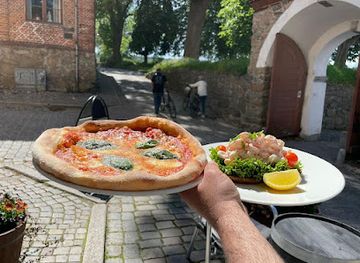 norway/fredrikstad/gamlebyen/restaurant/pepos-restaurant