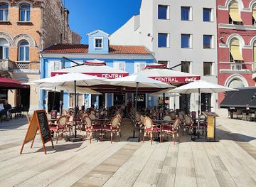 croatia/porec/restaurant/cafe-central