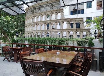 bangladesh/brahmaputra-jamuna-floodplain/restaurant/raffinato-ristorante-italiano