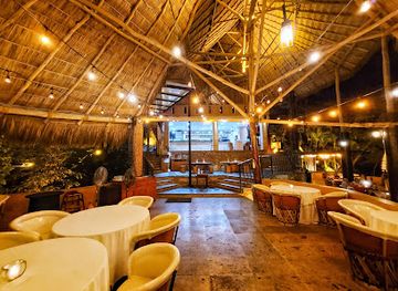 mexico/tierra-caliente/restaurant/le-kliff