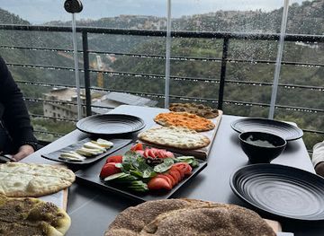 lebanon/metn/restaurant/ontop