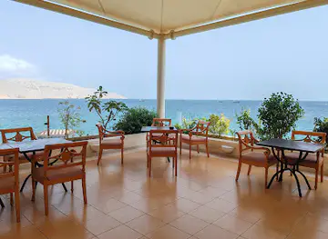 Al Mawra Restaurant