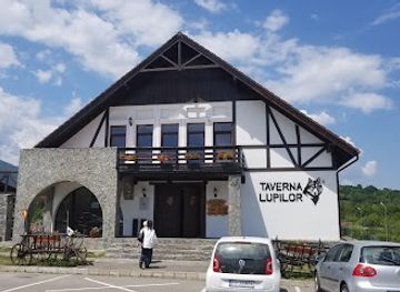 romania/bran-castle-area/restaurant/taverna-lupilor