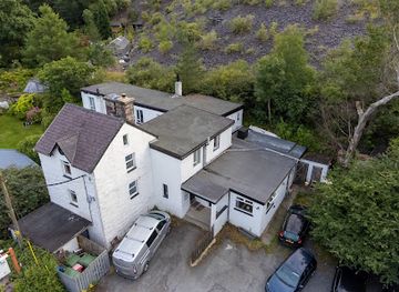 united-kingdom/snowdonia-national-park/restaurant/gallt-y-glyn-hostel-pizza-a-peint