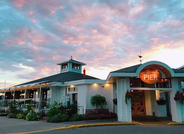 michigan/harbor-springs/restaurant/stafford-s-pier-restaurant