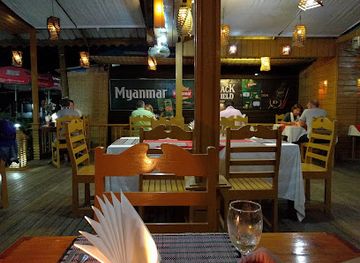 myanmar-burma/ngapali/restaurant/sea-queen