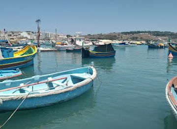 malta/marsaxlokk-fishing-village/restaurant/carrubia-restaurant-pizzeria