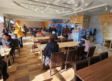 mongolia/dzungarian-basin/restaurant/khaan-urtuu-elsen-tasarkhai