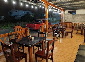 ecuador/puerto-ayora/restaurant/finca-grill-restaurante