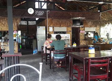 myanmar-burma/hpa-an/restaurant/mya-kan-thar-food-centre