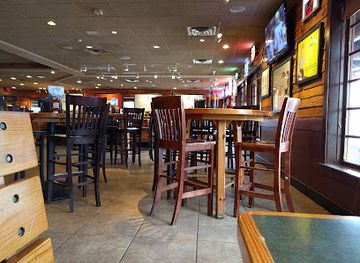 rhode-island/warwick/restaurant/smokey-bones-warwick