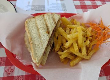 papua-new-guinea/madang/restaurant/madfox-grill