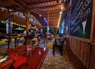 costa-rica/manuel-antonio/restaurant/bar-restaurant-el-chante-del-parque