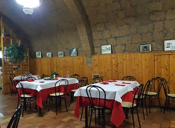 italy/orvieto/restaurant/mezza-luna