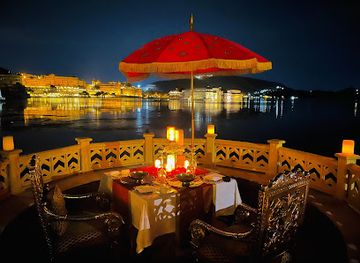 india/udaipur/restaurant/sheesh-mahal