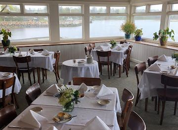 rhode-island/bristol-county/restaurant/the-lobster-pot