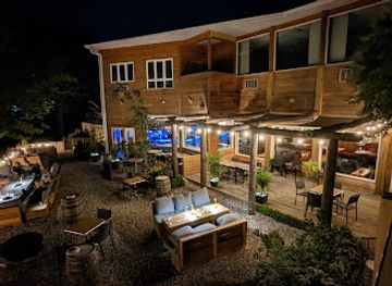 canada/golden-horseshoe/restaurant/on-the-rocks