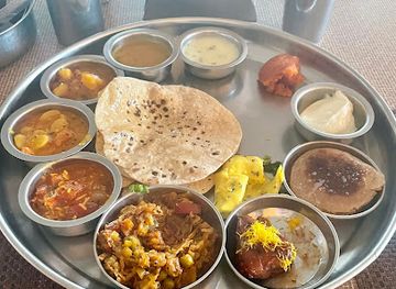 india/kutch/restaurant/green-rock-restaurant