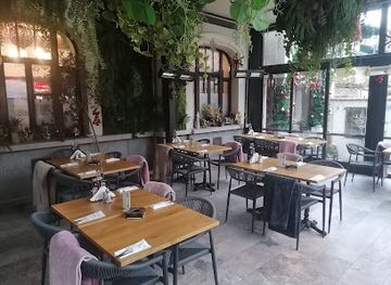 romania/bucharest/restaurant/hanu-berarilor-casa-elena-lupescu