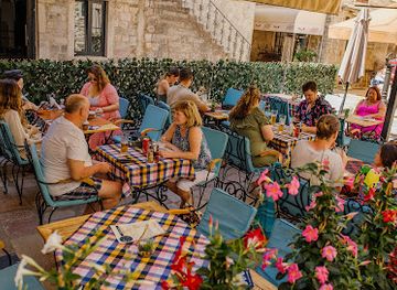 montenegro/kotor/restaurant/little-bay-garden