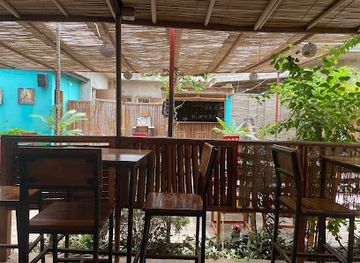 benin/ouidah/restaurant/blue-moon-bar-grill