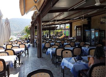 cyprus/pissouri/restaurant/captains-bay