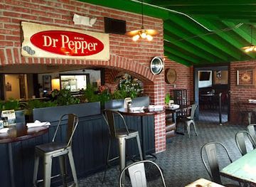 connecticut/the-quiet-corner/restaurant/black-dog-bar-and-grille