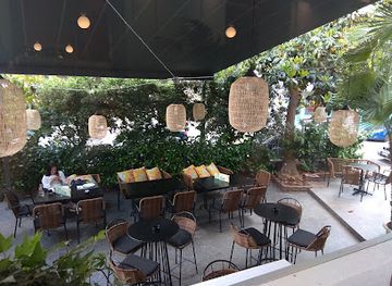 greece/thessaly/restaurant/ivy