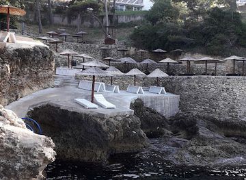 montenegro/ulcinj/restaurant/pontee