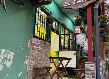 el-salvador/los-chorros-de-la-calera/restaurant/pupuseria-esmeralda