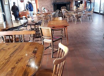 new-york/montauk/restaurant/george-s-lighthouse-bar-grill