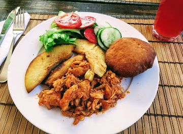 antigua-and-barbuda/saint-george/restaurant/no-bones-kafe