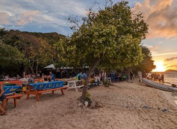 saint-vincent-and-the-grenadines/tobago-cays-marine-park/restaurant/michaelangelo-s-lobster-bbq