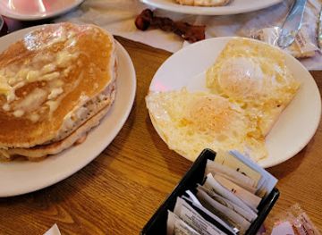 south-dakota/sioux-falls/restaurant/kc-s-crack-d-pot-family-restaurant