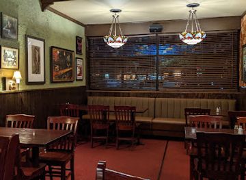 missouri/meriwether-lewis-and-william-clark-national-historic-trail/restaurant/leaning-side-restaurant-and-bar