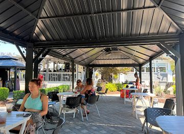 virginia/middle-peninsula/restaurant/the-bee-and-the-biscuit
