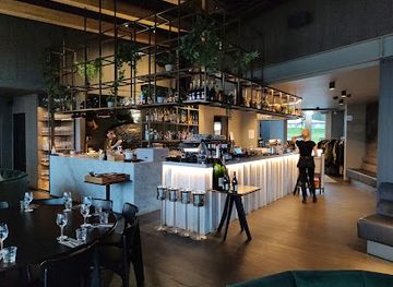 iceland/hafnarfjordur/restaurant/sjaland-matur-veisla