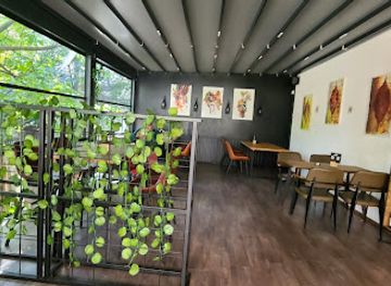 kosovo/bjeshket-e-nemuna-national-park/restaurant/the-box-bistro