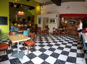 puerto-rico/puerto-rican-cordillera/restaurant/deaverdura