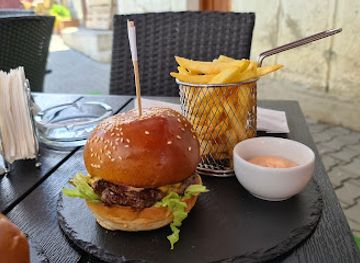 romania/sighisoara-area/restaurant/paul-food